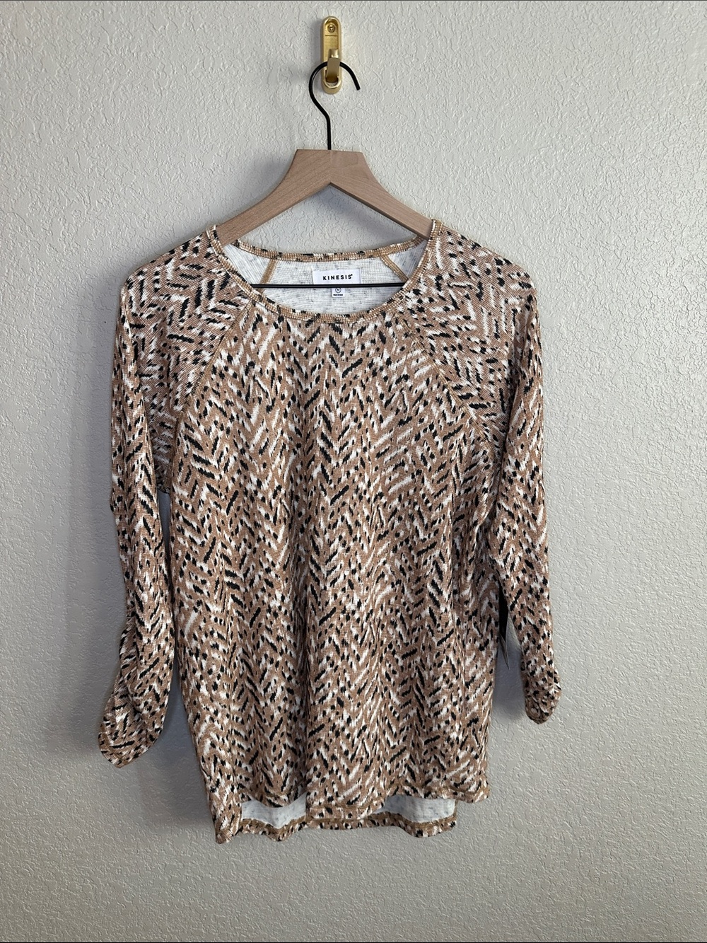 NWT Kinesis Abstract Neutral Pattern Long Sleeve Top - Size M